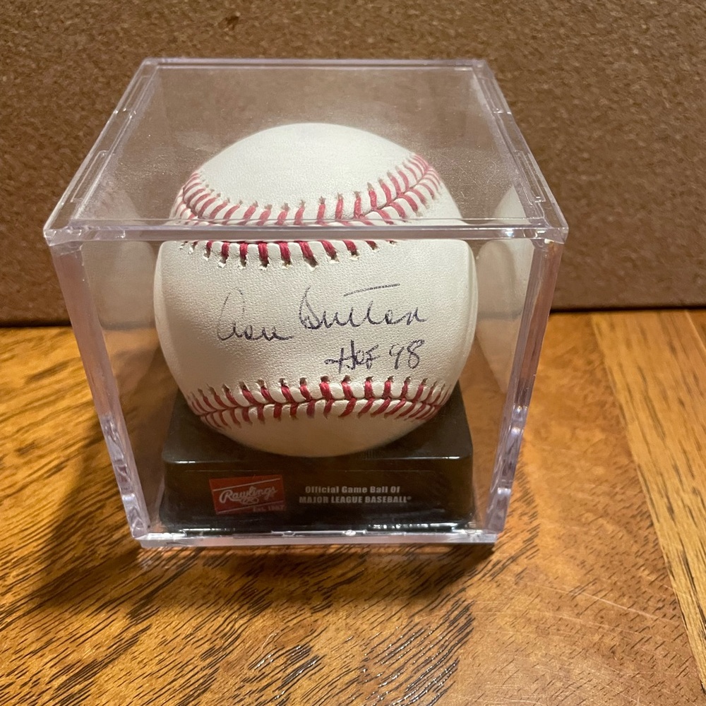 Don Sutton HOF 98 autograph signed ball ROMLB with protective case